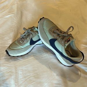 Nike Women’s Waffle Debut Gray/Navy 7.5